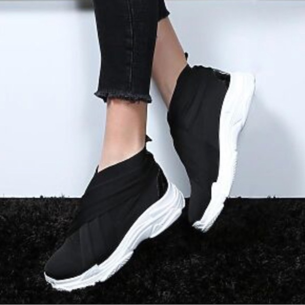Girotti cross-band slip on sneakers sock sneakers size
